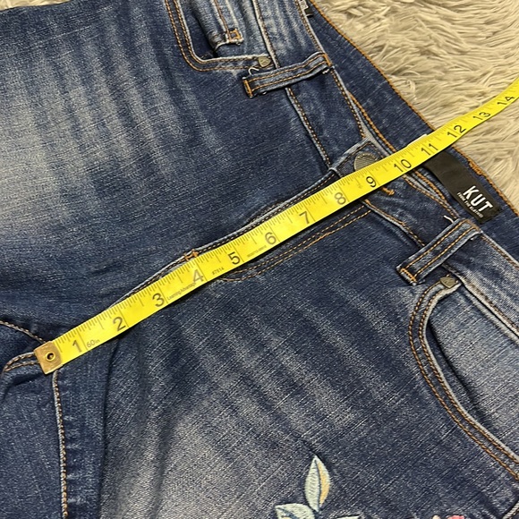 Floral embroidered jeans - Picture 9 of 10